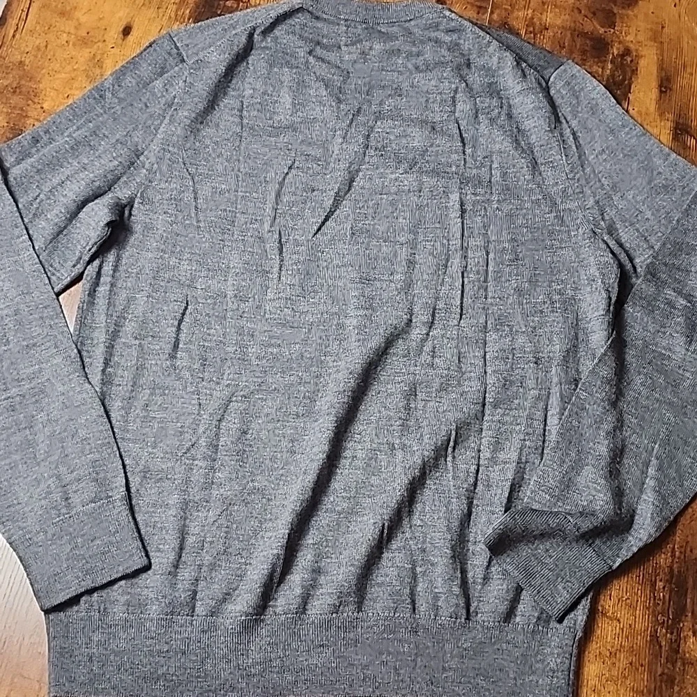 BANANA REPUBLIC | Men's 100% Merino Wool Heather Gray V-Neck Neutral Sweater | M